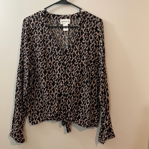 Size small, fashion print blouse - Picture 1 of 2